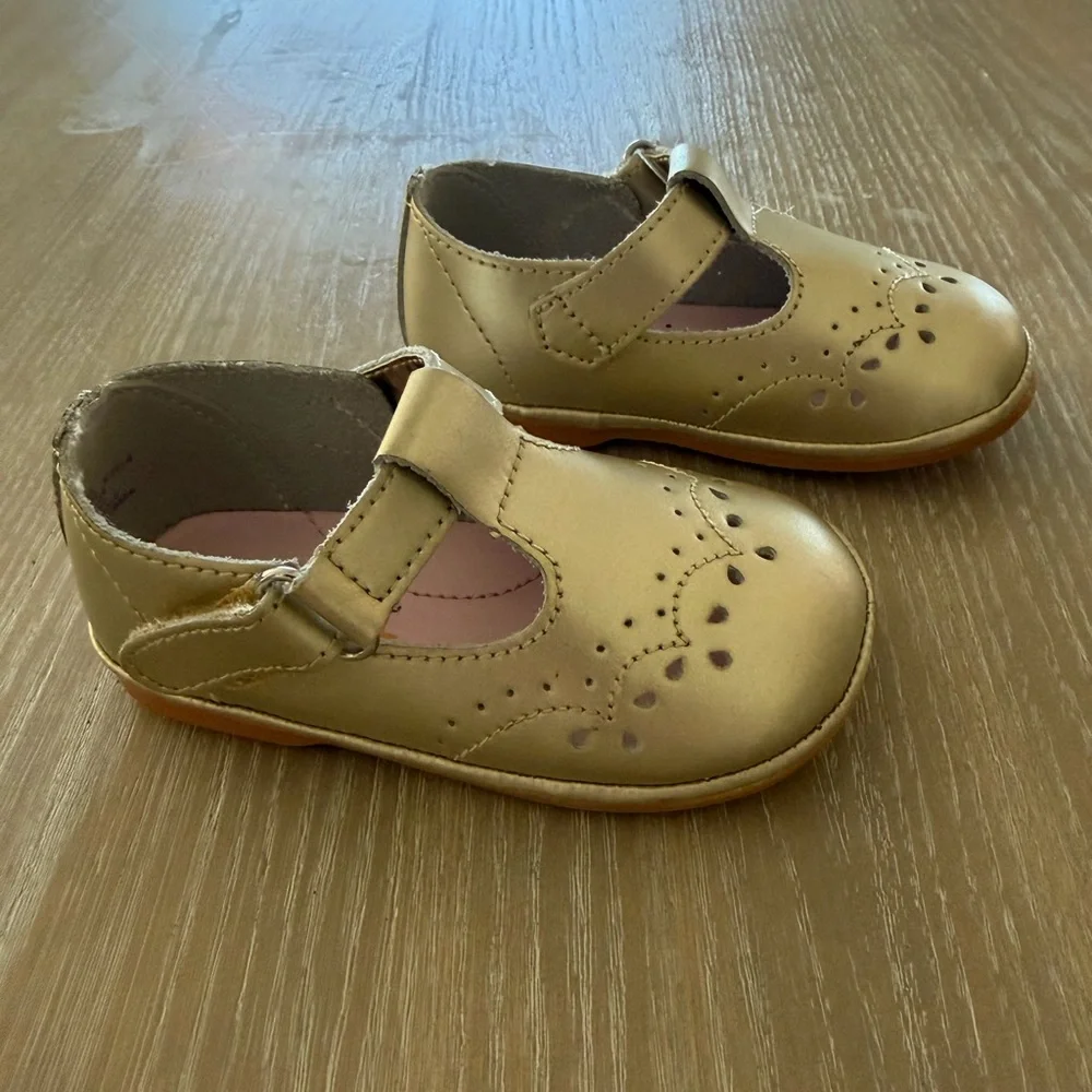 Angel Shoes Baby Birdie Leather T-Strap Stitched Mary Jane, Gold, Size 4